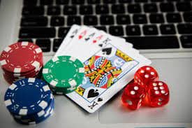 Antarmuka aplikasi mobile ug181bet menampilkan menu utama, kategori permainan, dan opsi deposit